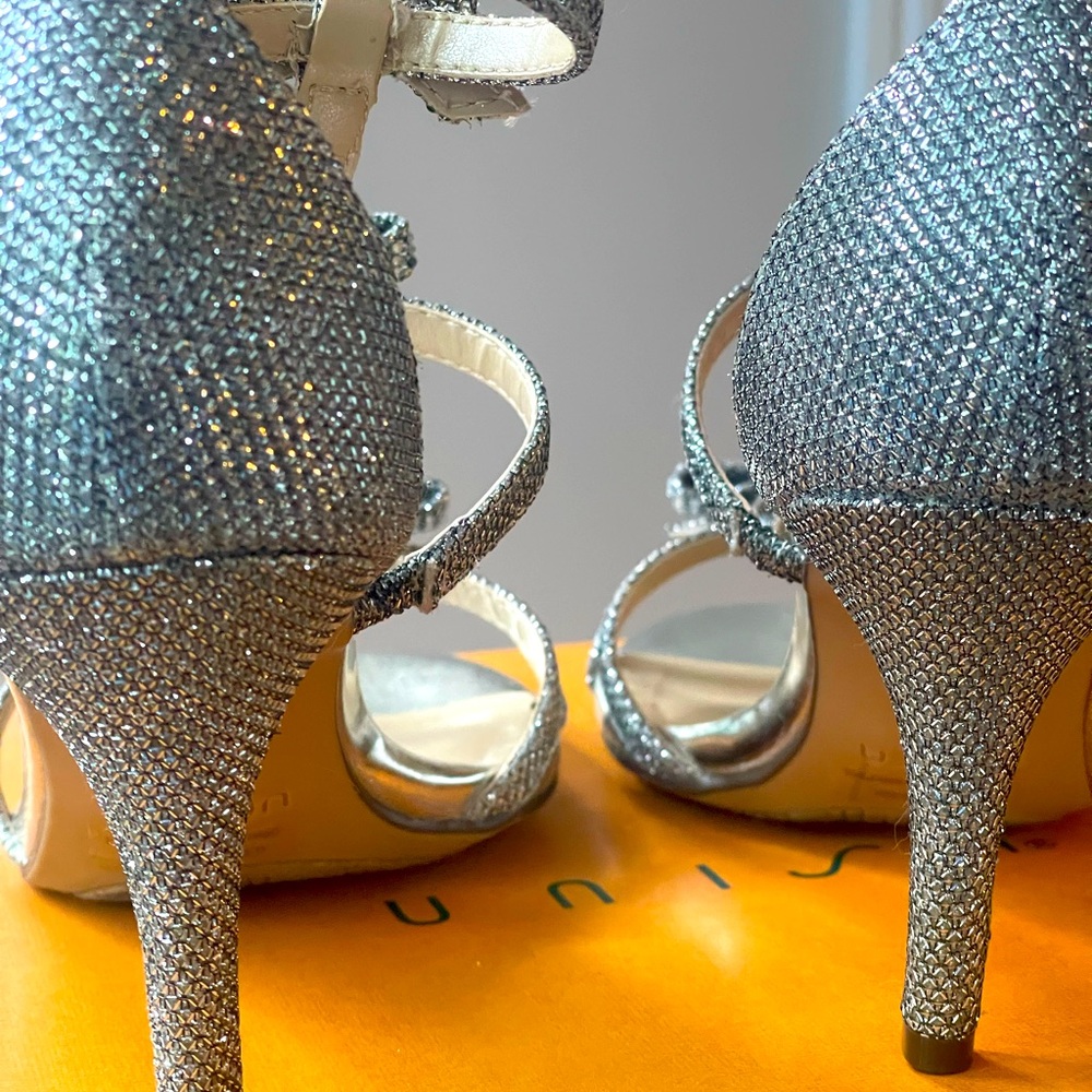 Unisa Silver Fabric heels, Sz 8 M